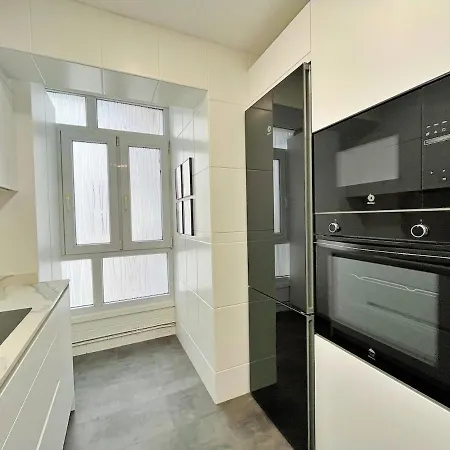 Little Manhattan Apartment *